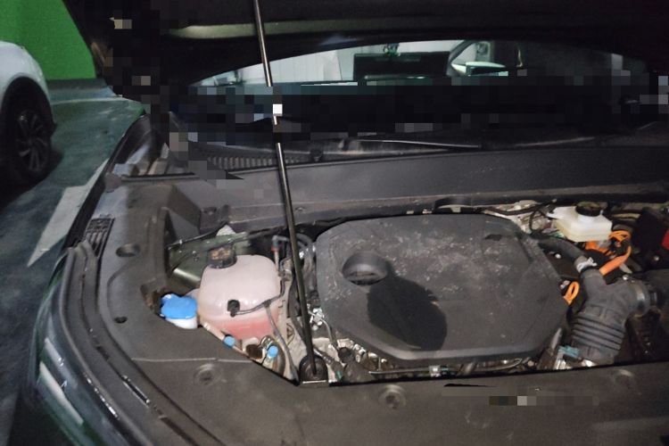 Used Geely Galaxy Xingjian 7 EM-i 2025 120km Navigator Edition Engine Bay Right