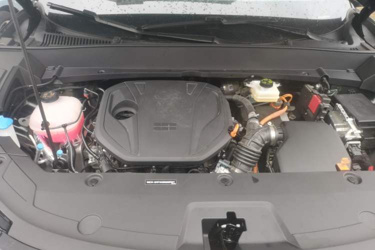 Used Geely Galaxy Xingjian 7 EM-i 2025 120km Launch+ Version Engine Bay