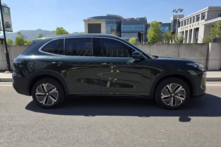 Used Geely Galaxy Xingjian 7 EM-i 2025 120km Launch+ Version Exterior 2