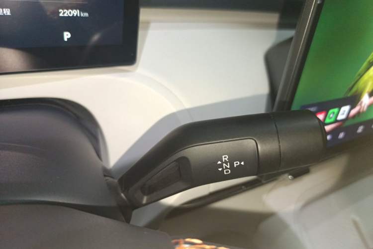 Used Geely Galaxy Xingjian 7 EM-i 2025 120km Navigator Edition Gear Lever