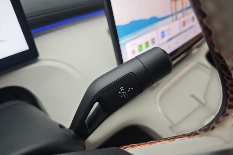 Used Geely Galaxy Xingjian 7 EM-i 2025 120km Navigator Edition Gear Lever