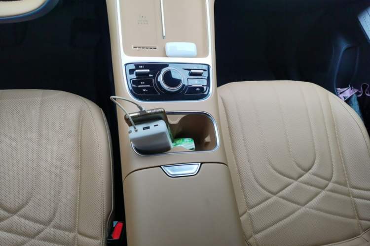 Used Geely Galaxy Xingjian 7 EM-i 2025 120km Navigator Edition Gear Lever
