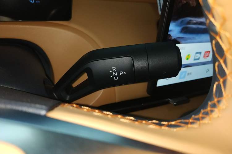 Used Geely Galaxy Xingjian 7 EM-i 2025 120km Launch+ Version Gear Lever