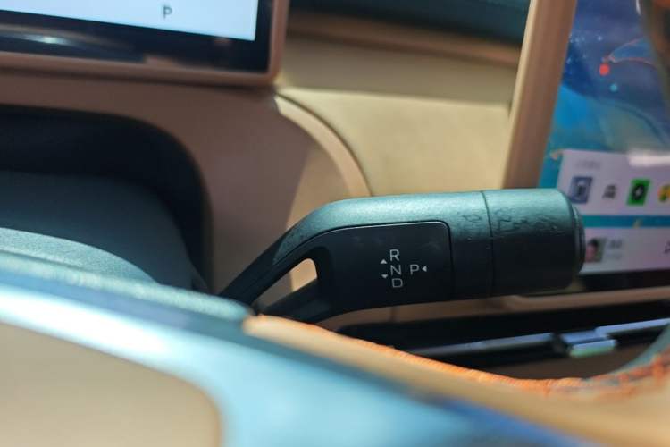 Used Geely Galaxy Xingjian 7 EM-i 2025 120km Navigator Edition Gear Lever