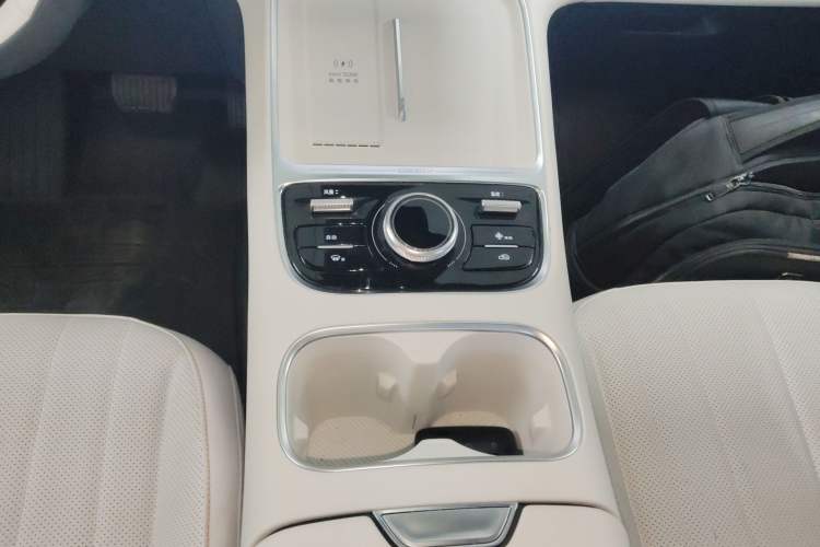 Used Geely Galaxy Xingjian 7 EM-i 2025 120km Navigator Edition Gear Lever