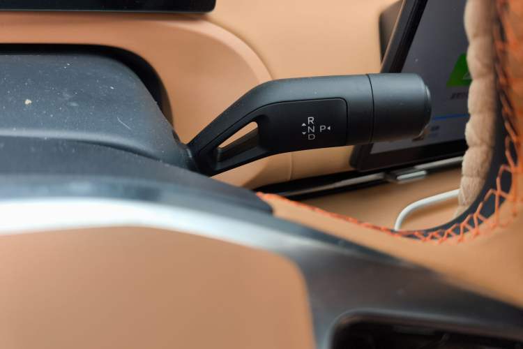 Used Geely Galaxy Xingjian 7 EM-i 2025 120km Launch+ Version Gear Lever