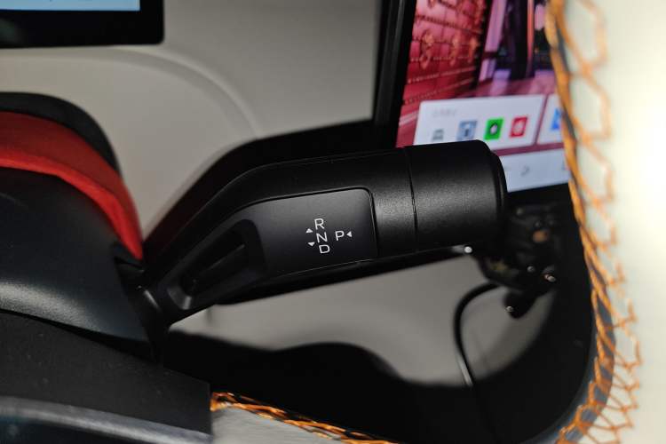 Used Geely Galaxy Xingjian 7 EM-i 2025 120km Navigator Edition Gear Lever