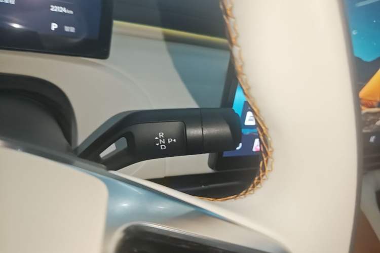 Used Geely Galaxy Xingjian 7 EM-i 2025 120km Navigator Edition Gear Lever