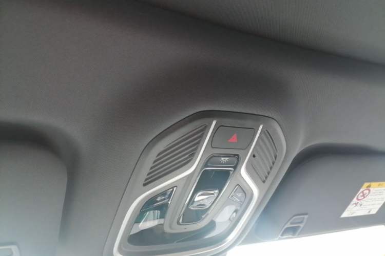 Used Geely Galaxy Xingjian 7 EM-i 2025 120km Exploration+ Version Headliner