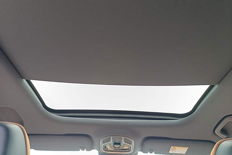 Used Geely Galaxy Xingjian 7 EM-i 2025 120km Exploration+ Version Headliner