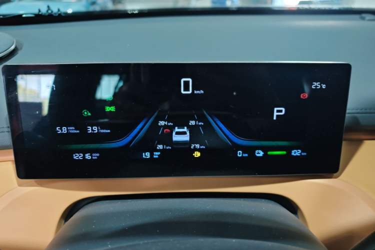 Used Geely Galaxy Xingjian 7 EM-i 2025 120km Launch+ Version Instrument Cluster
