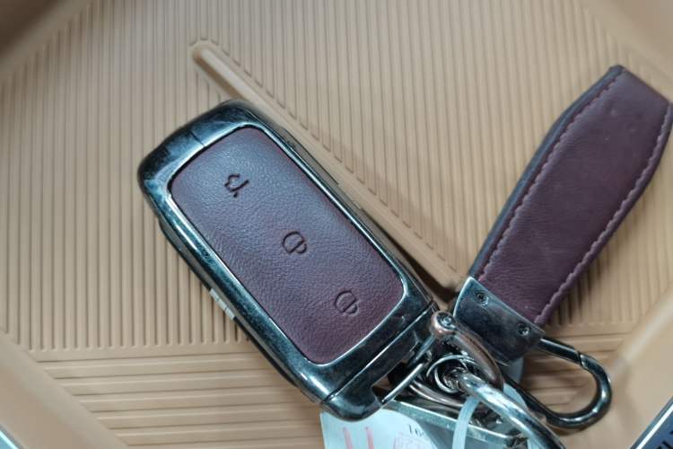 Used Geely Galaxy Xingjian 7 EM-i 2025 120km Launch+ Version Interior 1