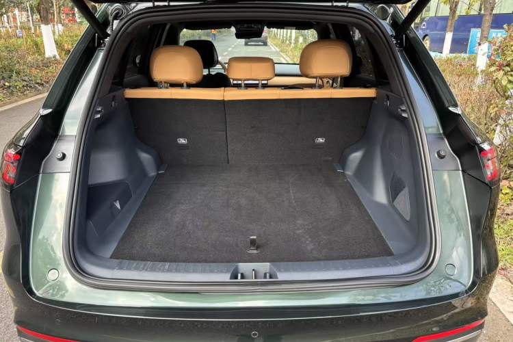 Used Geely Galaxy Xingjian 7 EM-i 2025 120km Navigator Edition Interior 13