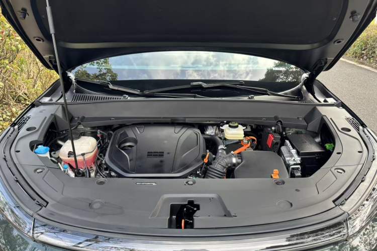 Used Geely Galaxy Xingjian 7 EM-i 2025 120km Navigator Edition Interior 14