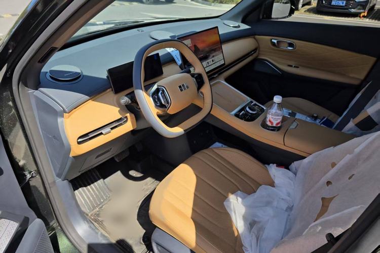 Used Geely Galaxy Xingjian 7 EM-i 2025 120km Launch+ Version Interior 2