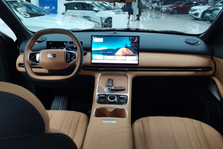 Used Geely Galaxy Xingjian 7 EM-i 2025 120km Launch+ Version Interior 2