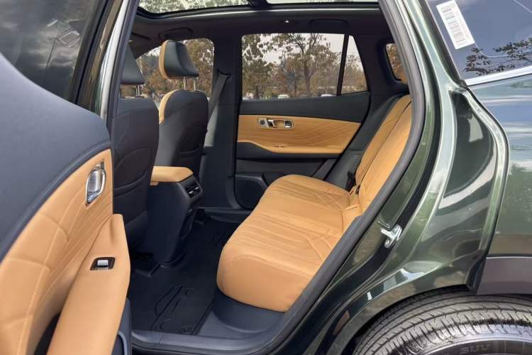 Used Geely Galaxy Xingjian 7 EM-i 2025 120km Navigator Edition Interior 7