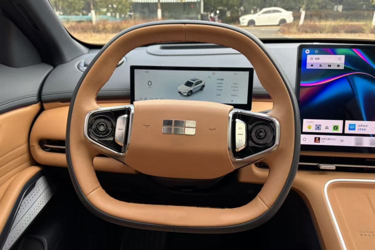 Used Geely Galaxy Xingjian 7 EM-i 2025 120km Navigator Edition Interior 8