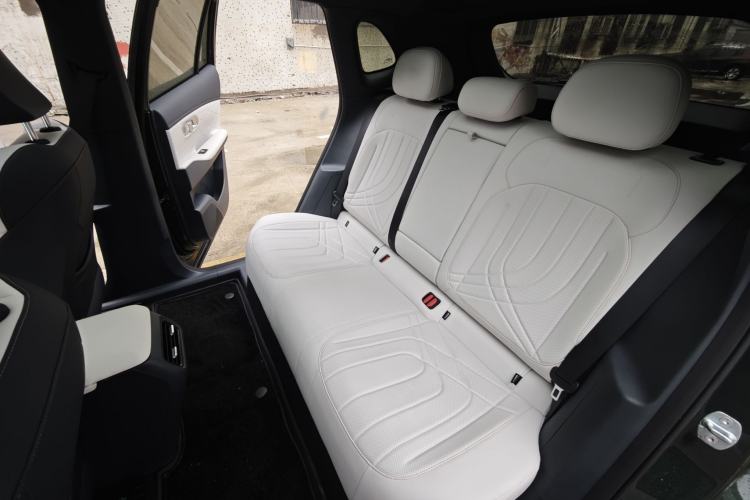 Used Geely Galaxy Xingjian 7 EM-i 2025 120km Navigator Edition Interior 9