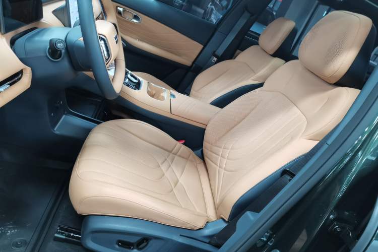 Used Geely Galaxy Xingjian 7 EM-i 2025 120km Launch+ Version Left Front Seat