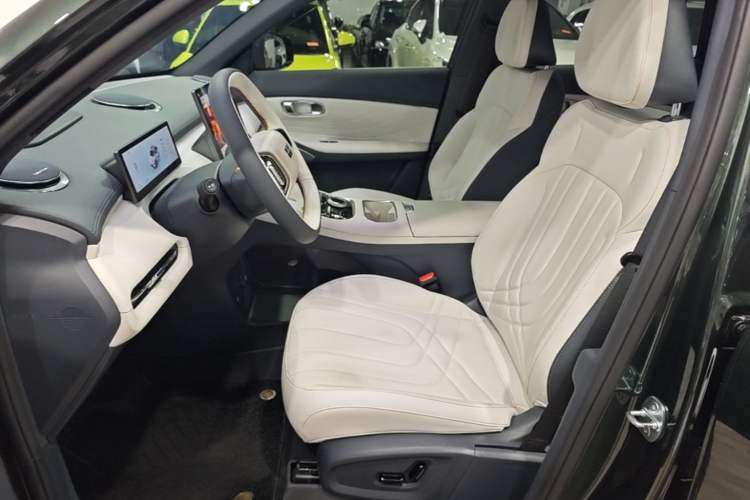 Used Geely Galaxy Xingjian 7 EM-i 2025 120km Exploration+ Version Left Front Seat