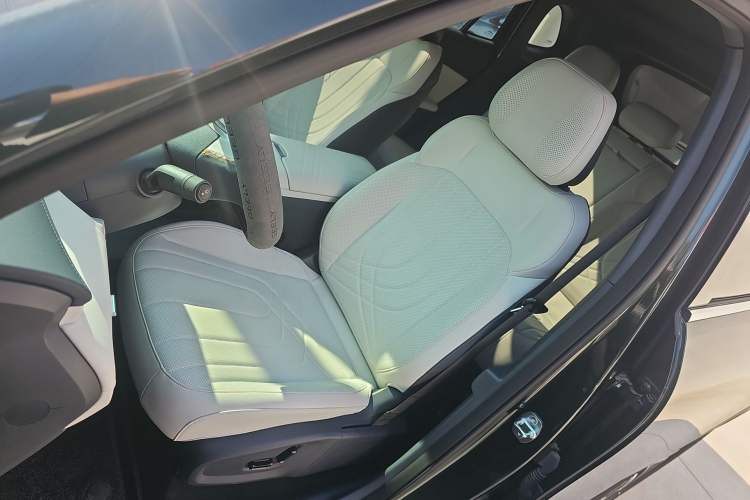 Used Geely Galaxy Xingjian 7 EM-i 2025 120km Launch+ Version Left Front Seat