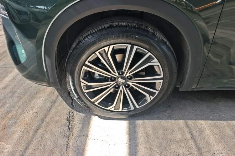 Used Geely Galaxy Xingjian 7 EM-i 2025 120km Navigator Edition Left Front Wheel Hub