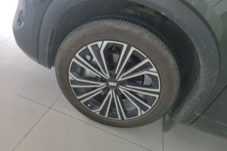 Used Geely Galaxy Xingjian 7 EM-i 2025 120km Navigator Edition Left Front Wheel Hub