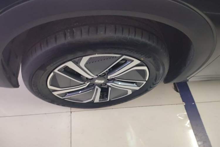 Used Geely Galaxy Xingjian 7 EM-i 2025 120km Exploration+ Version Left Front Wheel Hub