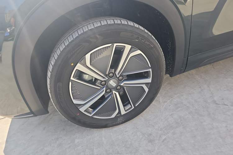Used Geely Galaxy Xingjian 7 EM-i 2025 120km Launch+ Version Left Front Wheel Hub