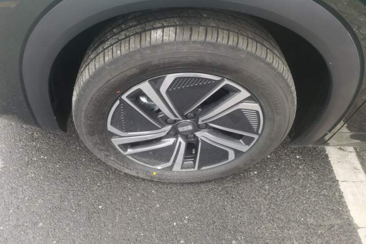 Used Geely Galaxy Xingjian 7 EM-i 2025 120km Launch+ Version Left Front Wheel Hub