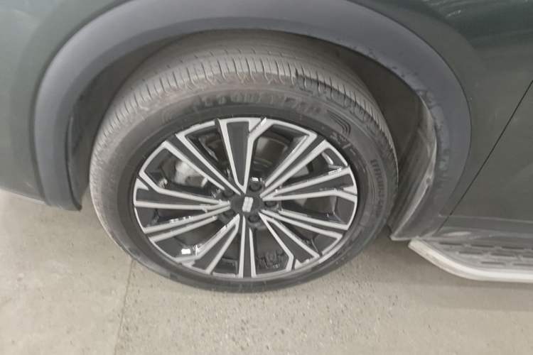 Used Geely Galaxy Xingjian 7 EM-i 2025 120km Navigator Edition Left Front Wheel Hub