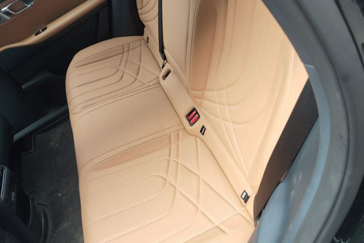 Used Geely Galaxy Xingjian 7 EM-i 2025 120km Navigator Edition Left Rear Seat
