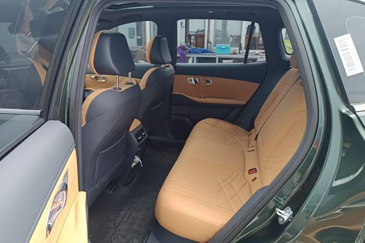 Used Geely Galaxy Xingjian 7 EM-i 2025 120km Exploration+ Version Left Rear Seat