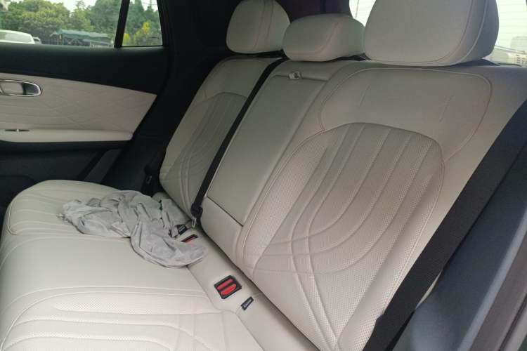 Used Geely Galaxy Xingjian 7 EM-i 2025 120km Exploration+ Version Left Rear Seat