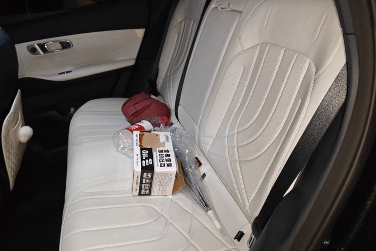 Used Geely Galaxy Xingjian 7 EM-i 2025 120km Navigator Edition Left Rear Seat