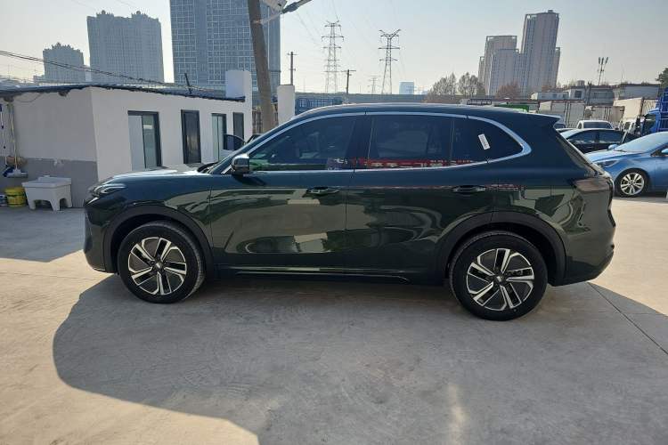 Used Geely Galaxy Xingjian 7 EM-i 2025 120km Launch+ Version Left Side