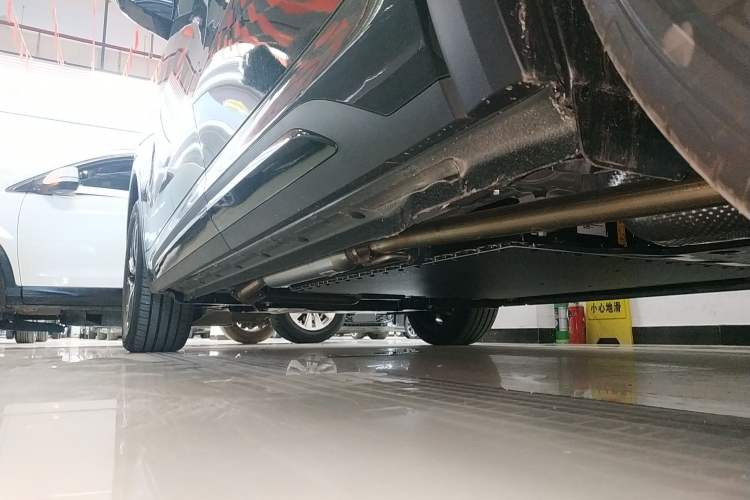 Used Geely Galaxy Xingjian 7 EM-i 2025 120km Launch+ Version Left Side Sill