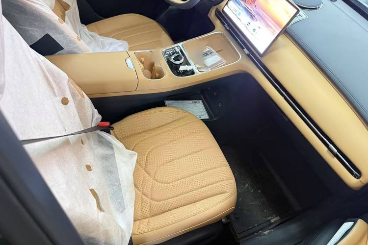 Used Geely Galaxy Xingjian 7 EM-i 2025 120km Launch+ Version Right Front Seat