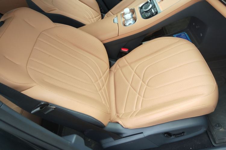 Used Geely Galaxy Xingjian 7 EM-i 2025 120km Navigator Edition Right Front Seat