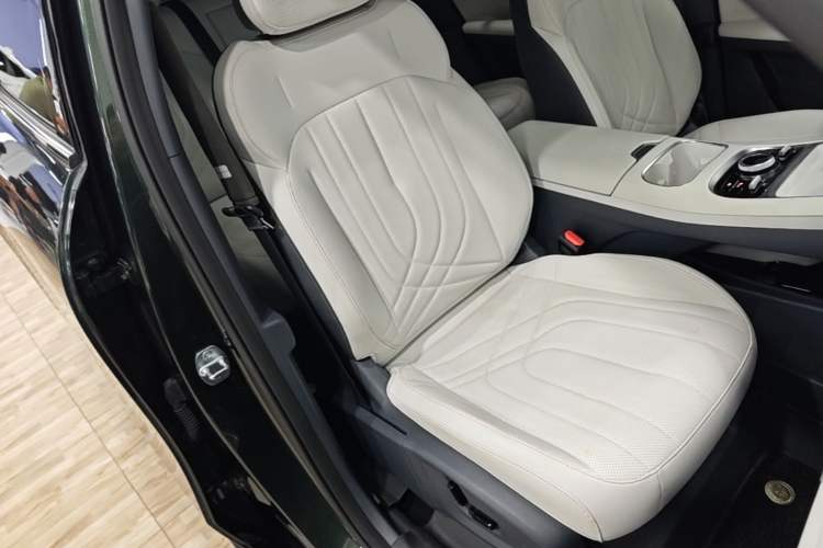 Used Geely Galaxy Xingjian 7 EM-i 2025 120km Exploration+ Version Right Front Seat