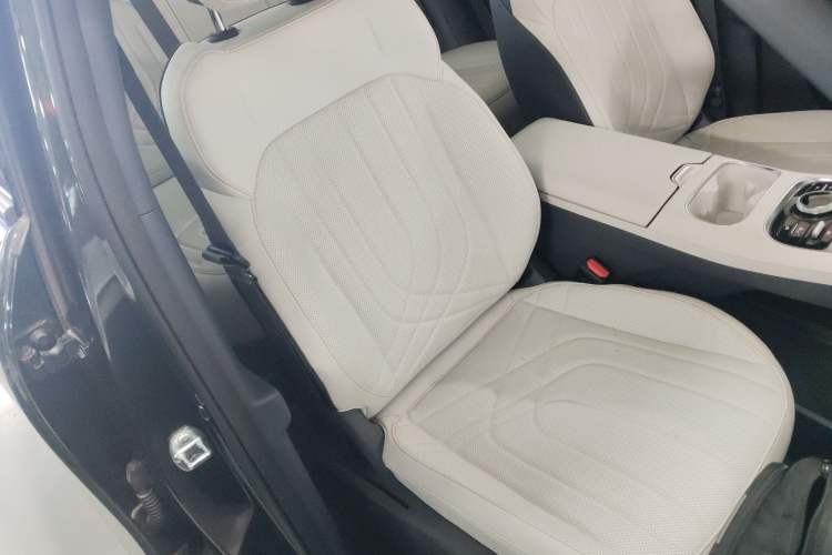 Used Geely Galaxy Xingjian 7 EM-i 2025 120km Navigator Edition Right Front Seat