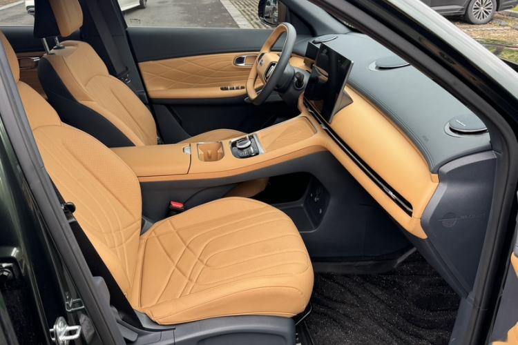 Used Geely Galaxy Xingjian 7 EM-i 2025 120km Launch+ Version Right Front Seat