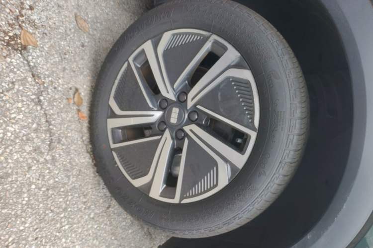 Used Geely Galaxy Xingjian 7 EM-i 2025 120km Exploration+ Version Right Front Wheel Hub