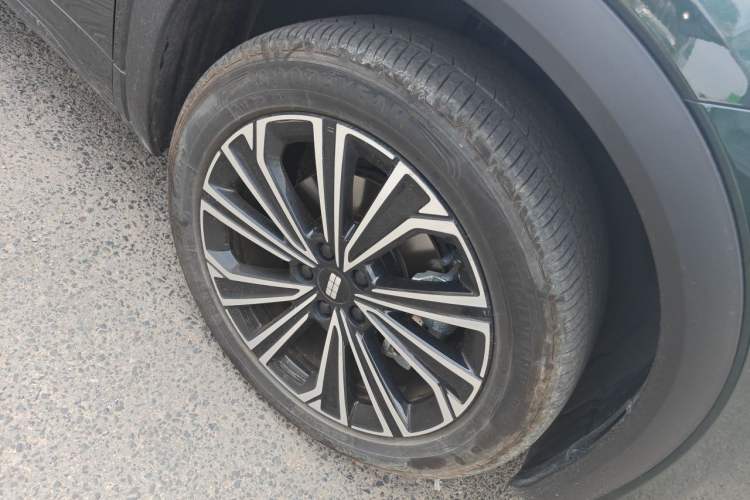 Used Geely Galaxy Xingjian 7 EM-i 2025 120km Navigator Edition Right Front Wheel Hub