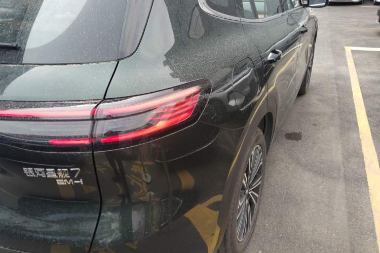 Used Geely Galaxy Xingjian 7 EM-i 2025 120km Navigator Edition Right Rear Taillight