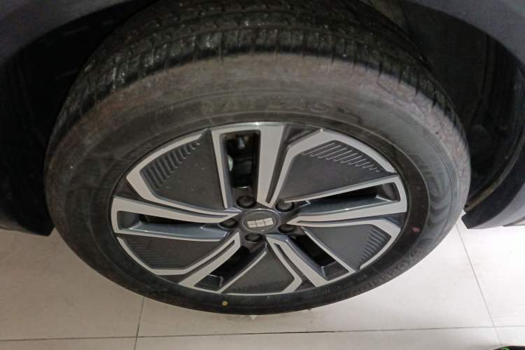 Used Geely Galaxy Xingjian 7 EM-i 2025 120km Exploration+ Version Right Rear Wheel Hub