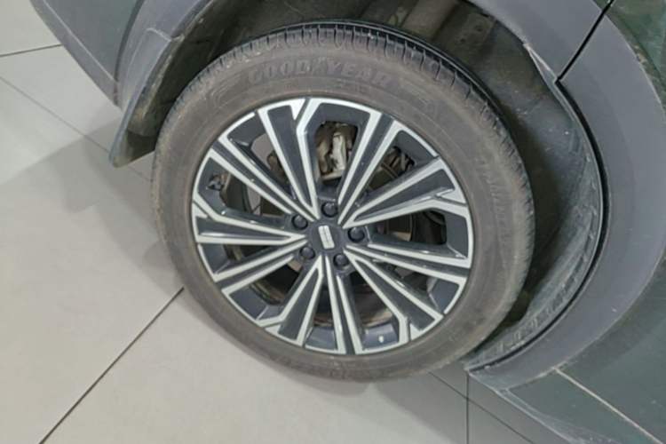 Used Geely Galaxy Xingjian 7 EM-i 2025 120km Navigator Edition Right Rear Wheel Hub