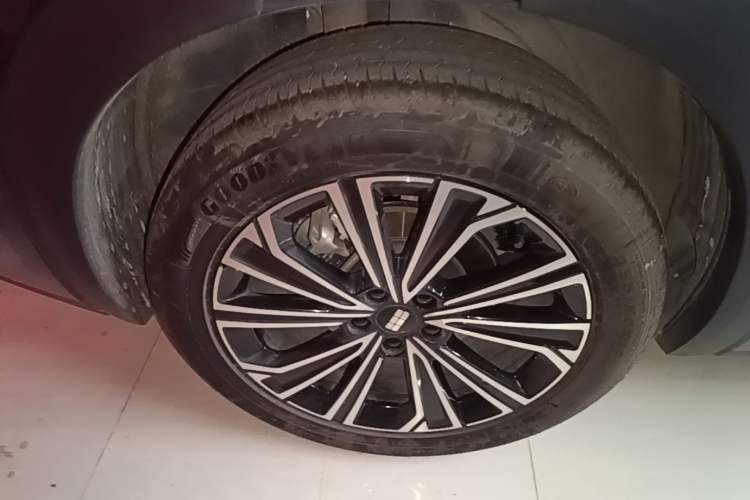 Used Geely Galaxy Xingjian 7 EM-i 2025 120km Navigator Edition Right Rear Wheel Hub