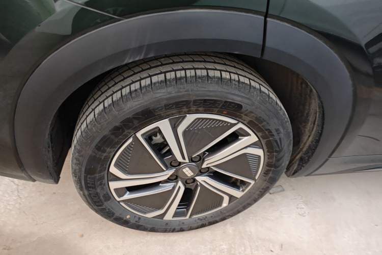 Used Geely Galaxy Xingjian 7 EM-i 2025 120km Exploration+ Version Right Rear Wheel Hub